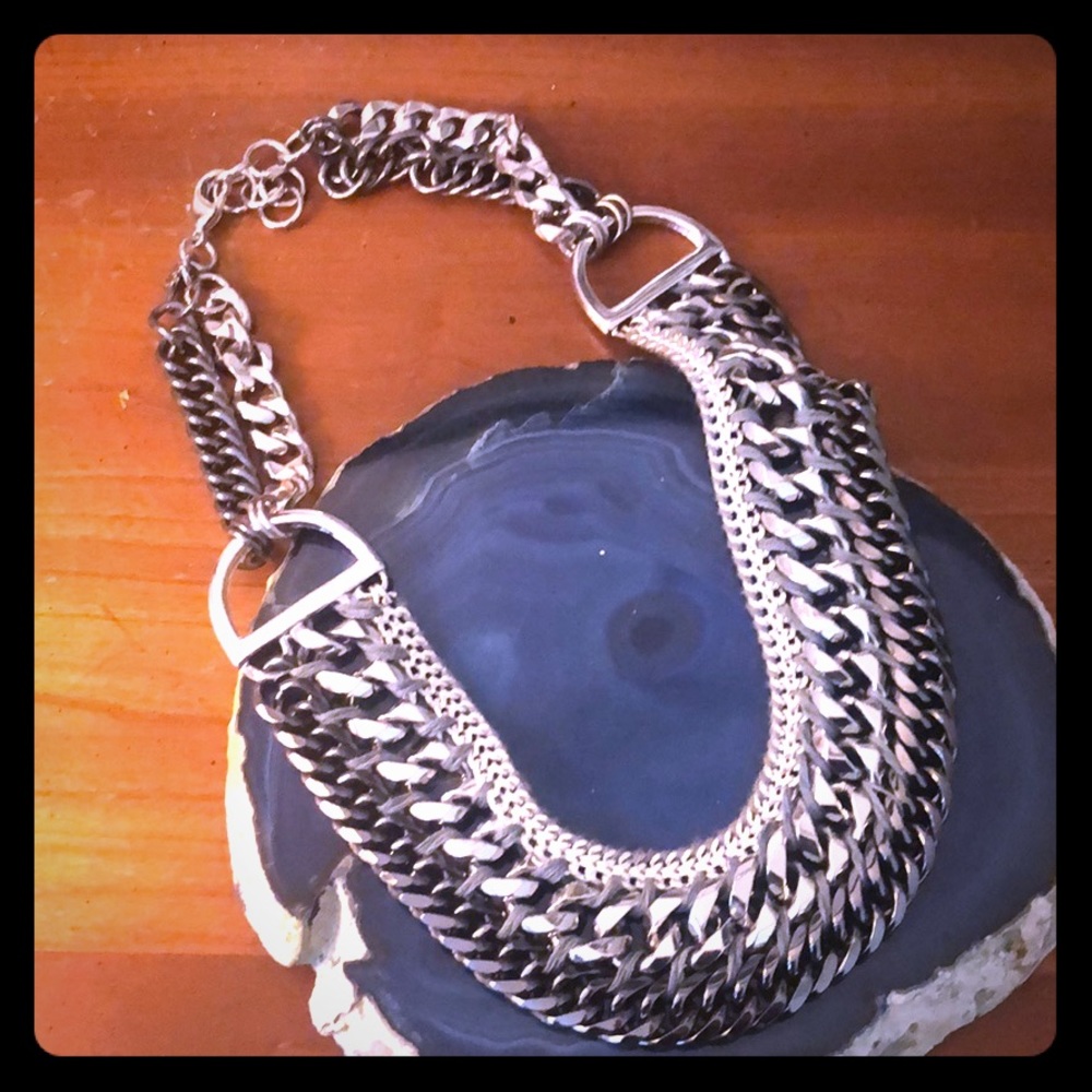 Express necklace